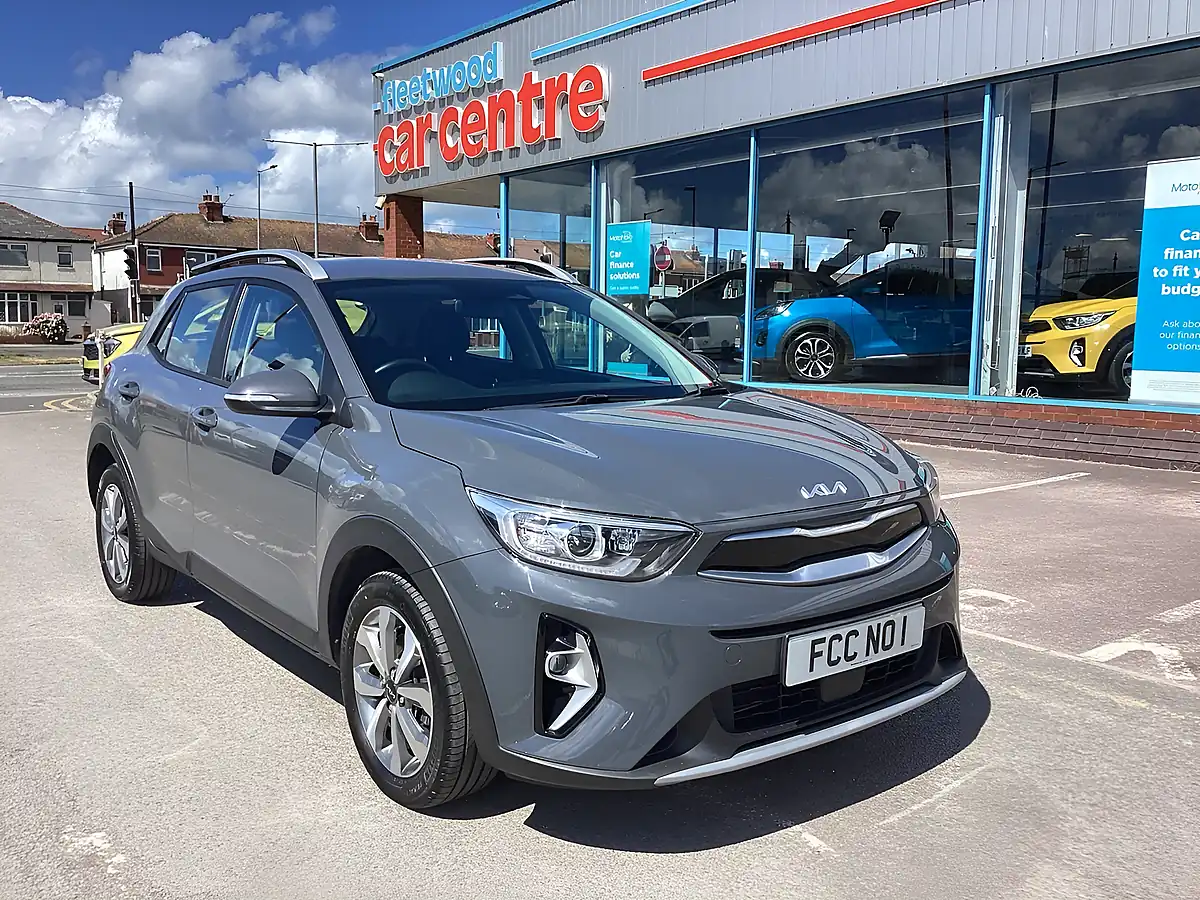 Used 2023 Kia Stonic 2 Grey - Front View