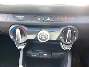 Used 2023 Kia Stonic 2 Grey - Interior and Exterior details 17