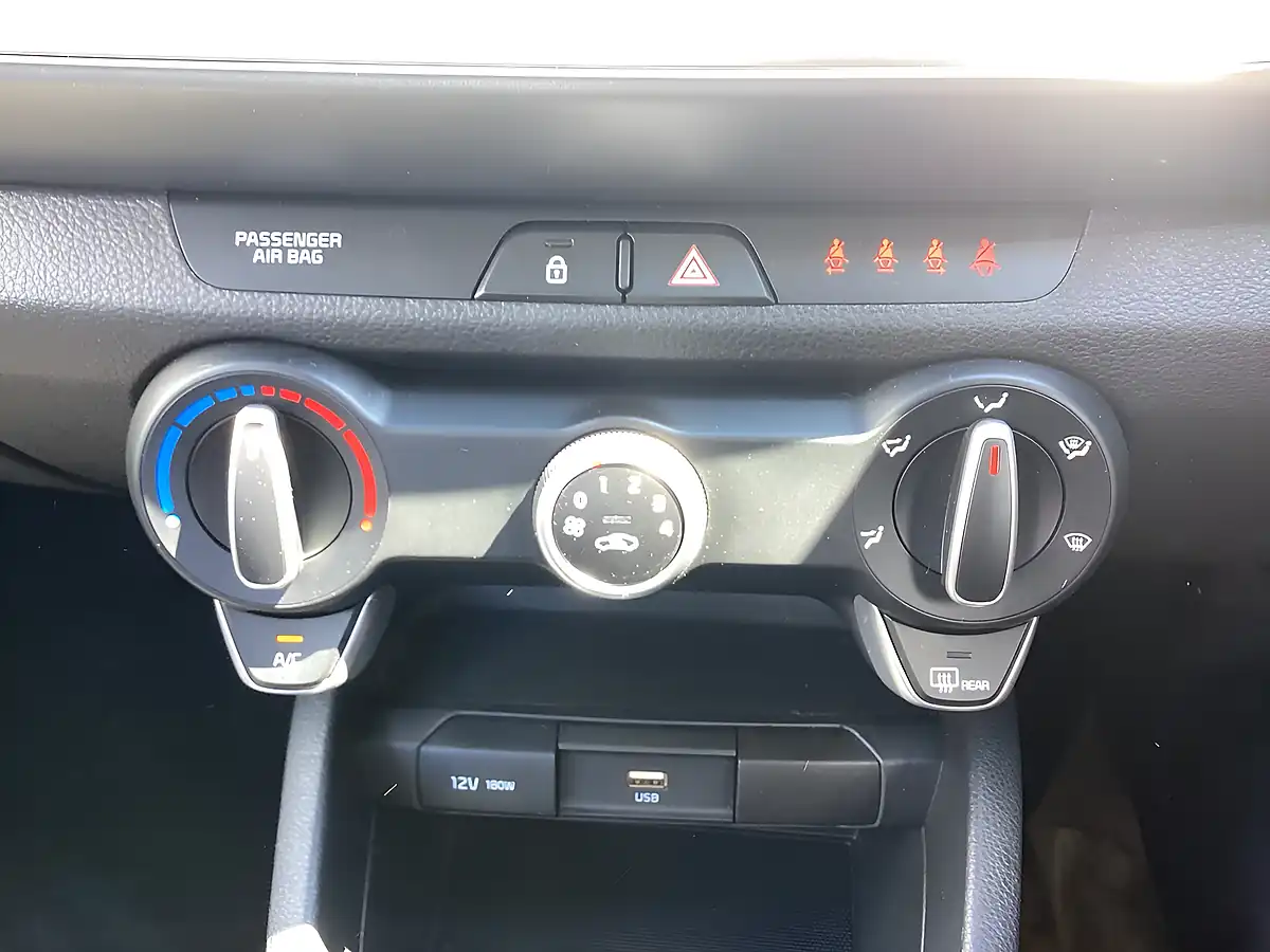 Used 2023 Kia Stonic 2 Grey - Interior and Exterior details 17