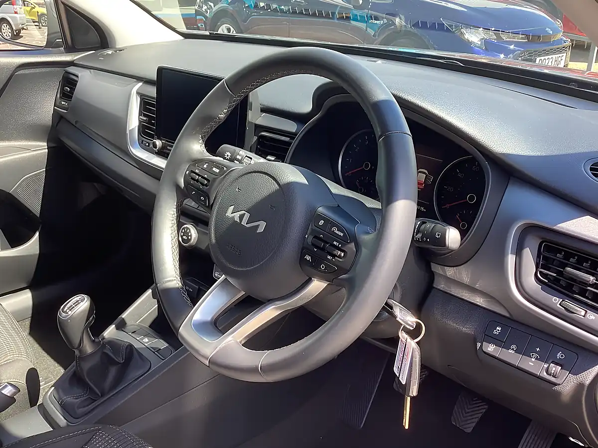Used 2023 Kia Stonic 2 Grey - Interior and Exterior details 6