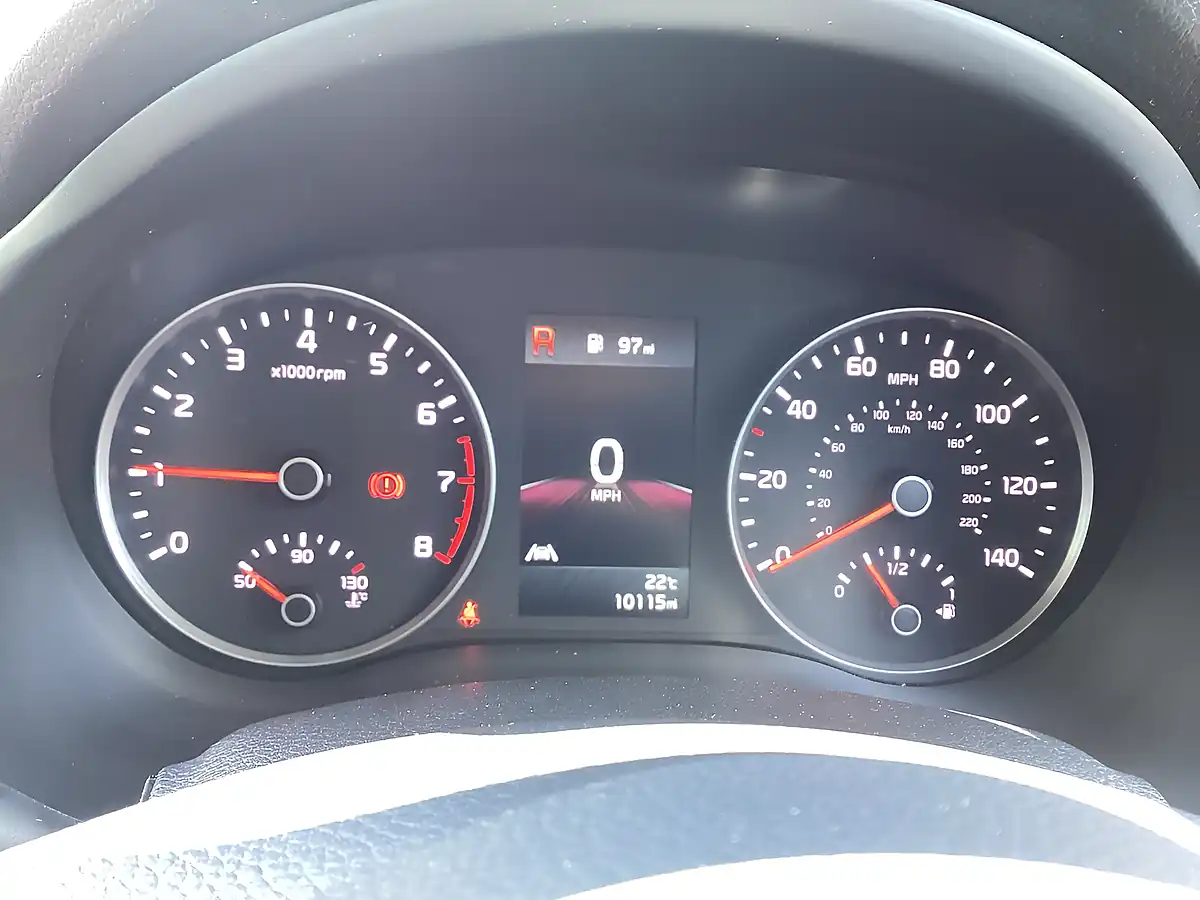 Used 2023 Kia Stonic 2 Grey - Interior and Exterior details 8