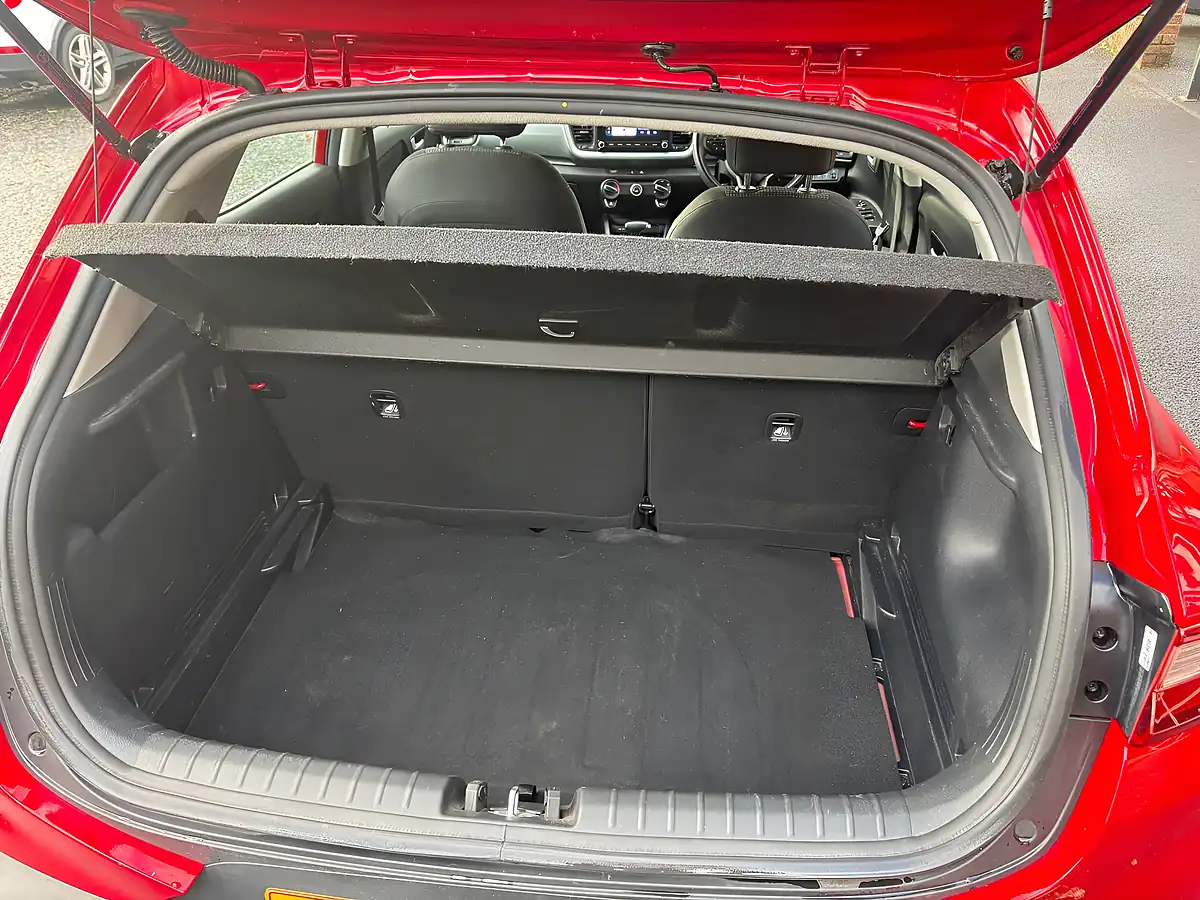Used 2023 Kia Stonic 2 Red - Interior and Exterior details 11