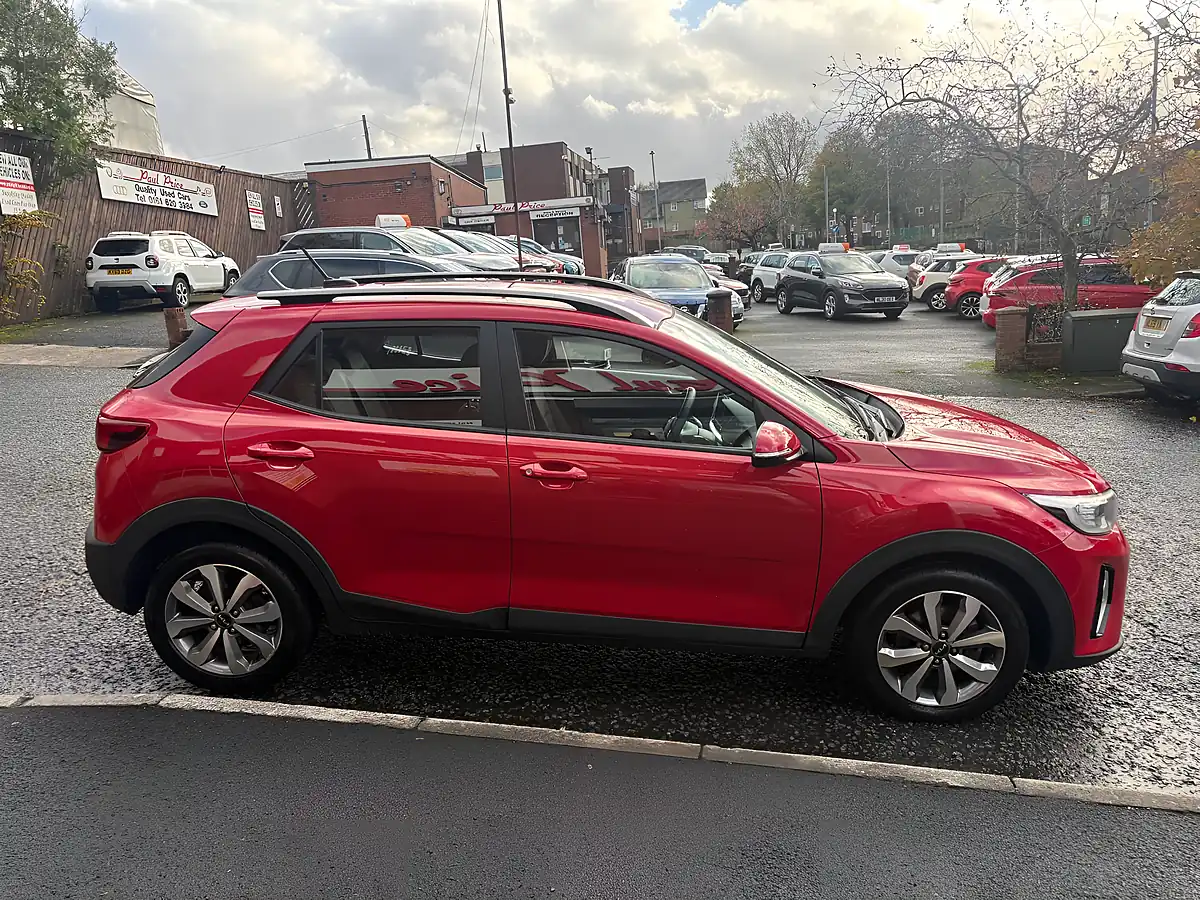 Used 2023 Kia Stonic 2 Red - Interior and Exterior details 2