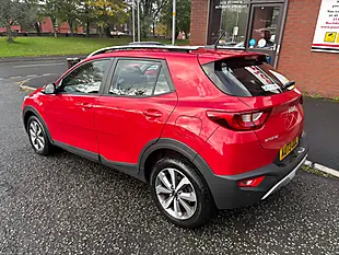 Used 2023 Kia Stonic 2 Red - Interior and Exterior details 5