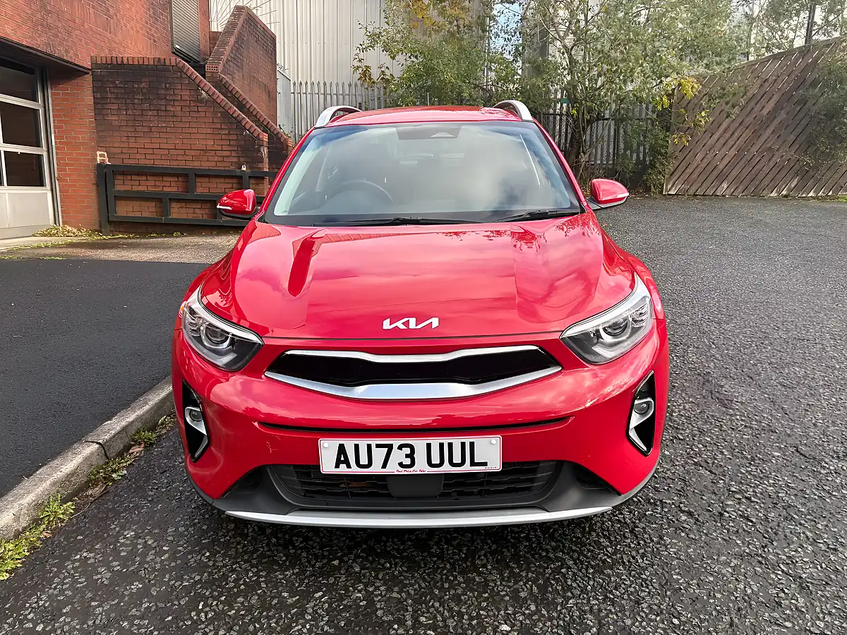 Used 2023 Kia Stonic 2 Red - Interior and Exterior details 8