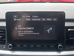 Used 2023 Kia Stonic 2 White - Interior and Exterior details 17