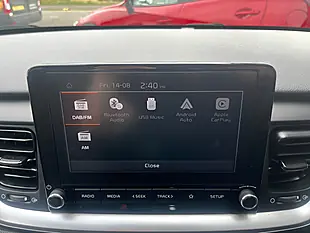 Used 2023 Kia Stonic 2 White - Interior and Exterior details 18