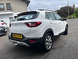 Used 2023 Kia Stonic 2 White - Interior and Exterior details 6