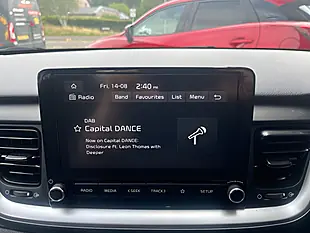 Used 2023 Kia Stonic 2 White - Interior and Exterior details 7