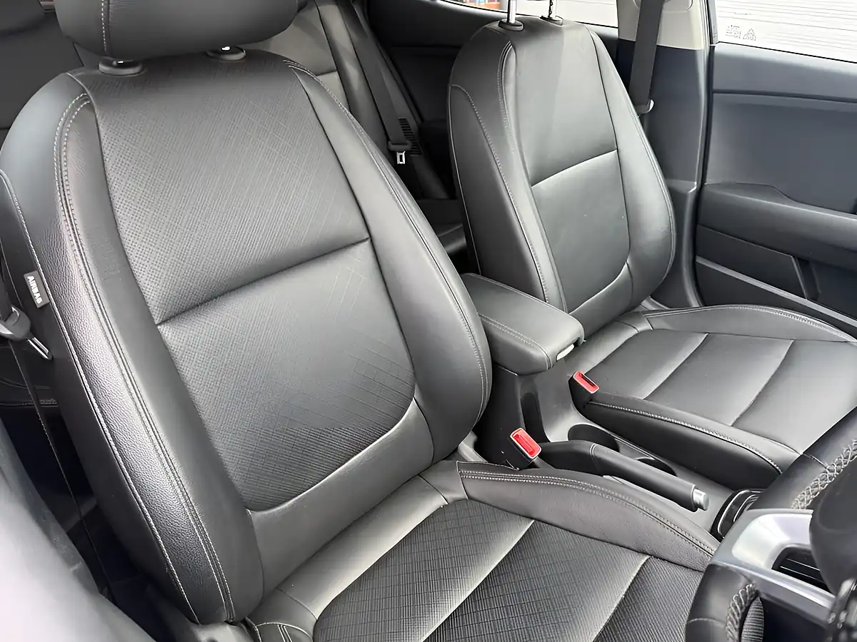 Used 2023 Kia Stonic 3 Midnight Black - Interior and Exterior details 10