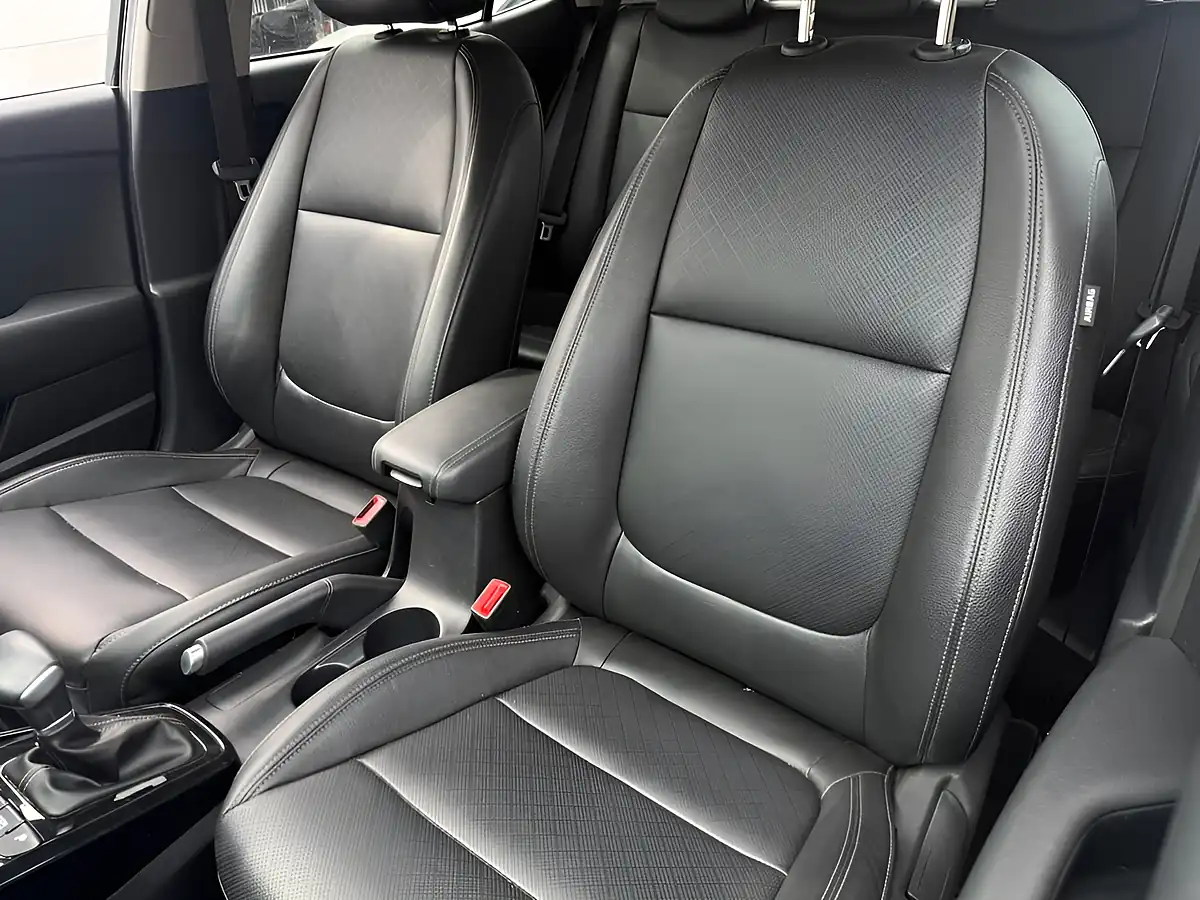 Used 2023 Kia Stonic 3 Midnight Black - Interior and Exterior details 11