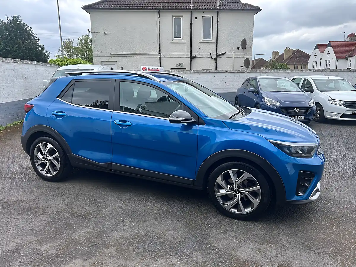 Used 2023 Kia Stonic GT-Line Blue - Front View