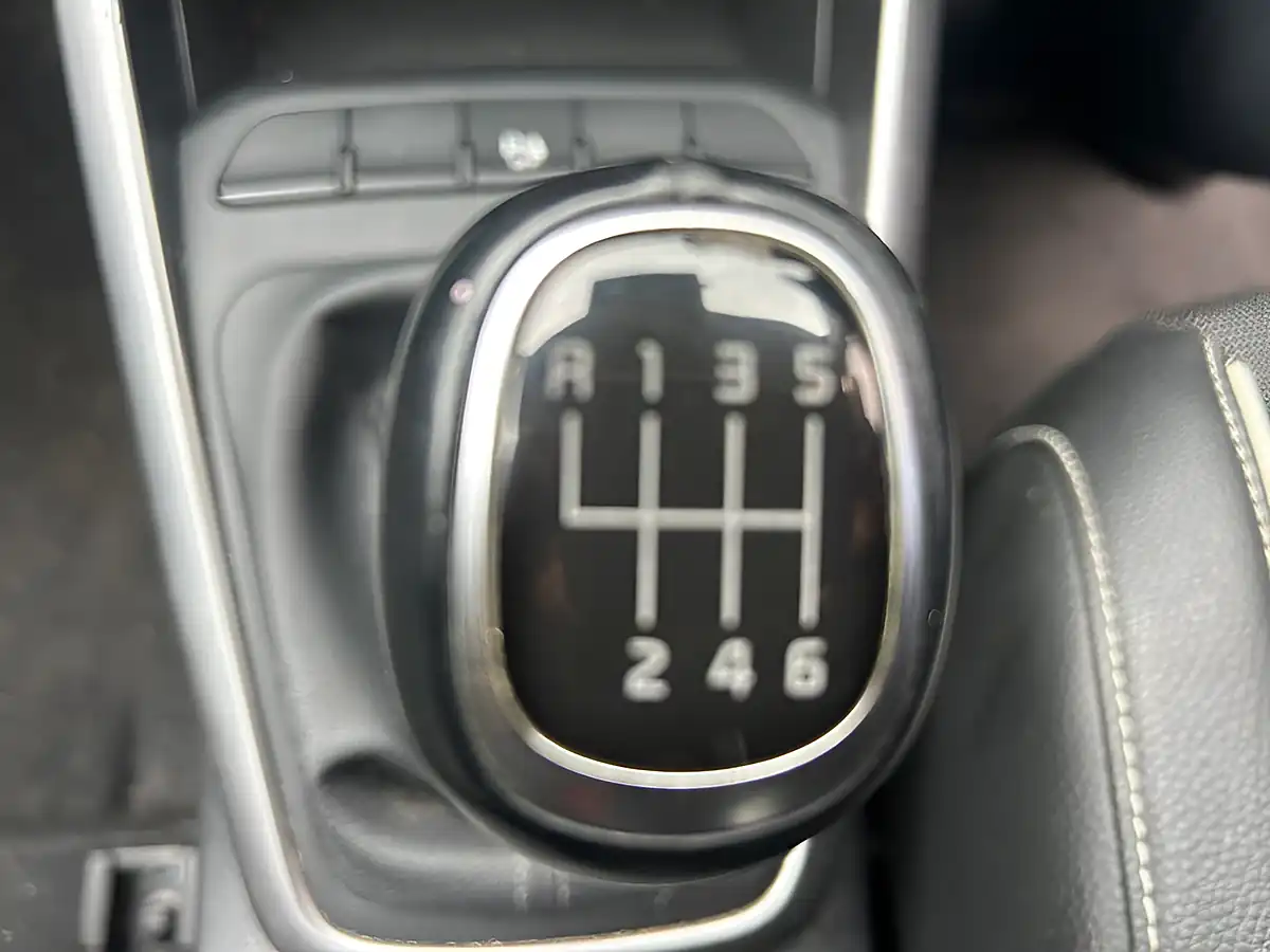 Used 2023 Kia Stonic GT-Line Blue - Interior and Exterior details 6