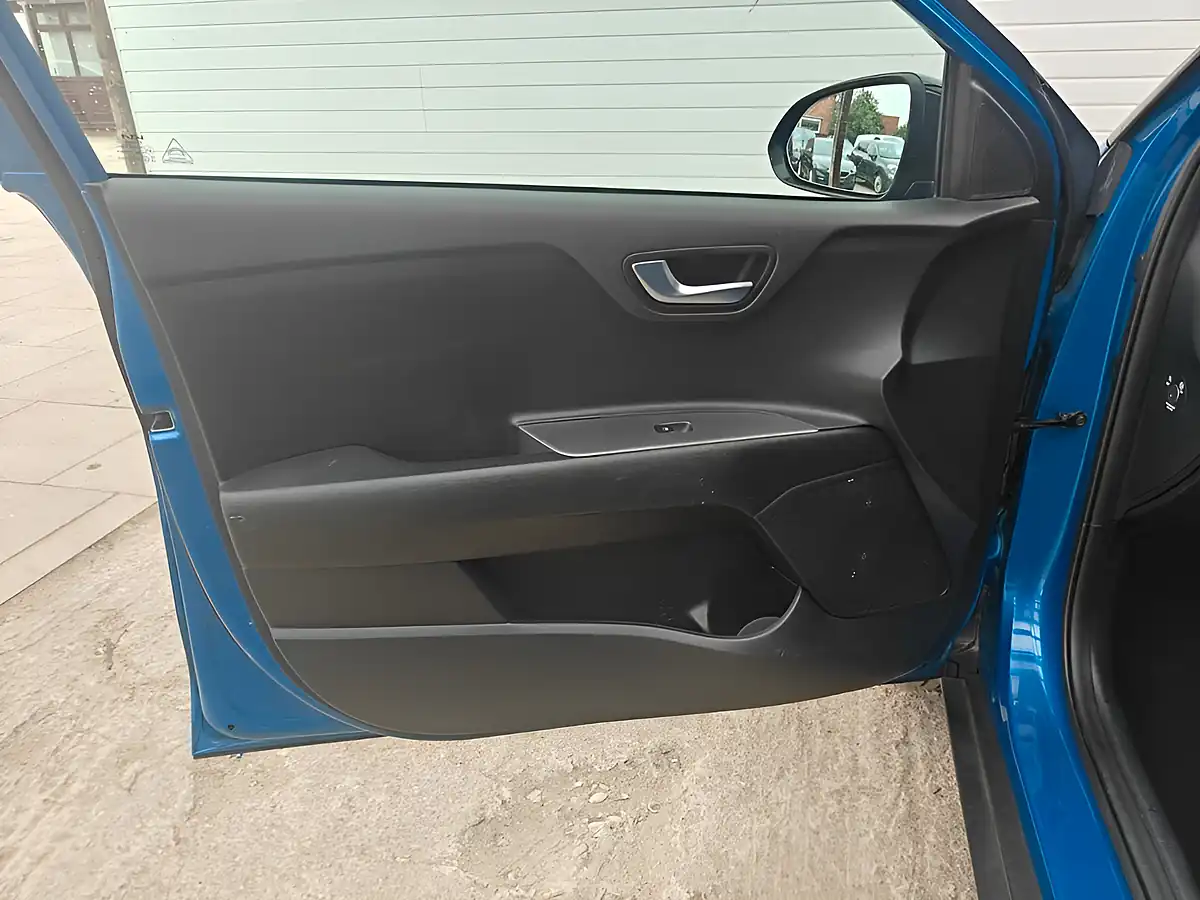 Used 2023 Kia Stonic GT-Line S Blue - Interior and Exterior details 15