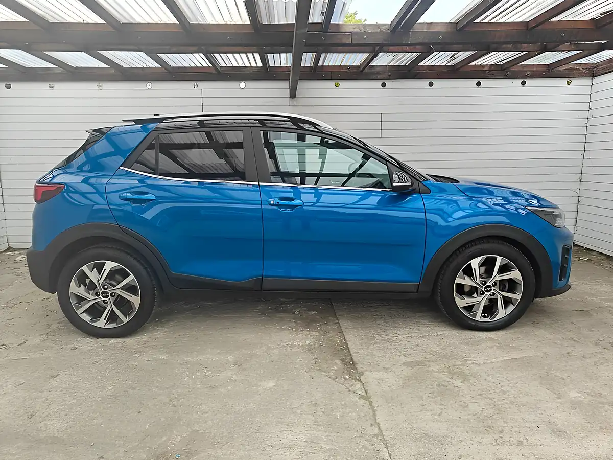 Used 2023 Kia Stonic GT-Line S Blue - Interior and Exterior details 9