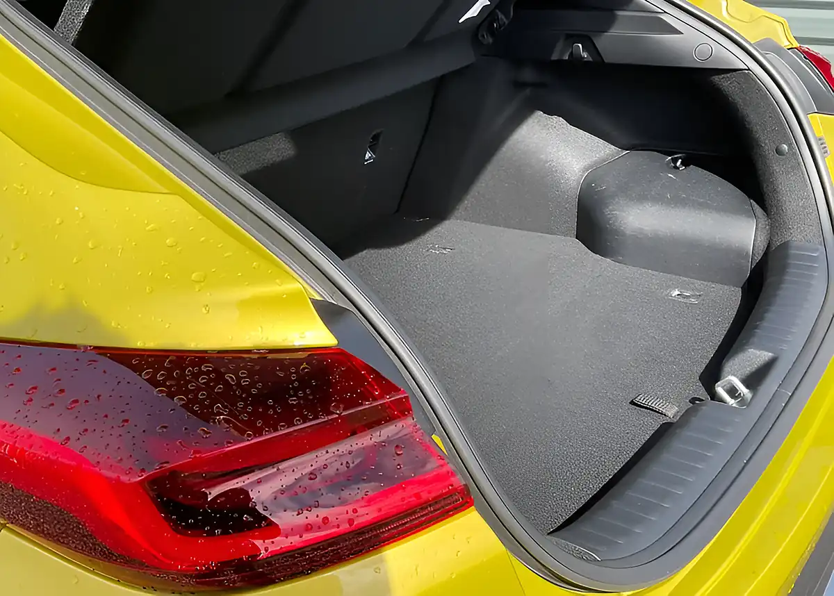 Used 2023 Kia Xceed 3 Dct Yellow - Interior and Exterior details 13