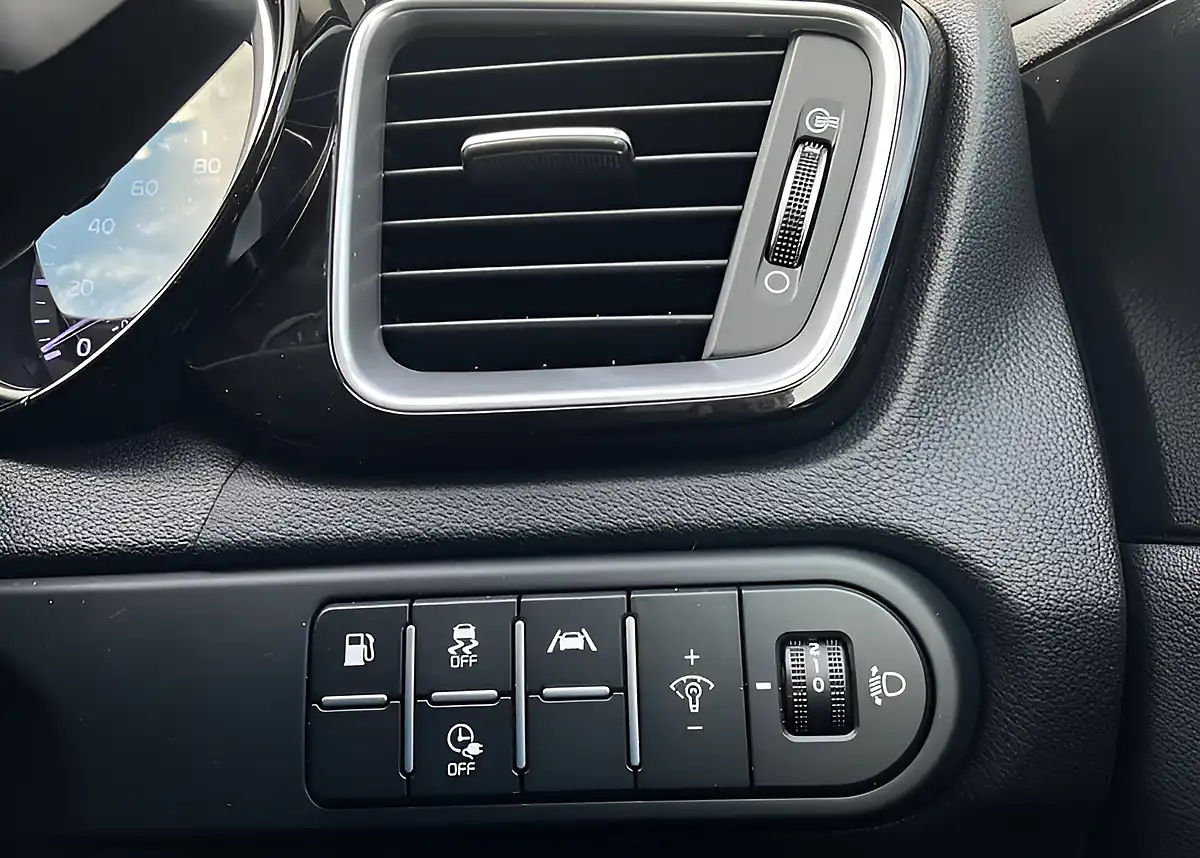 Used 2023 Kia Xceed 3 Dct Yellow - Interior and Exterior details 15