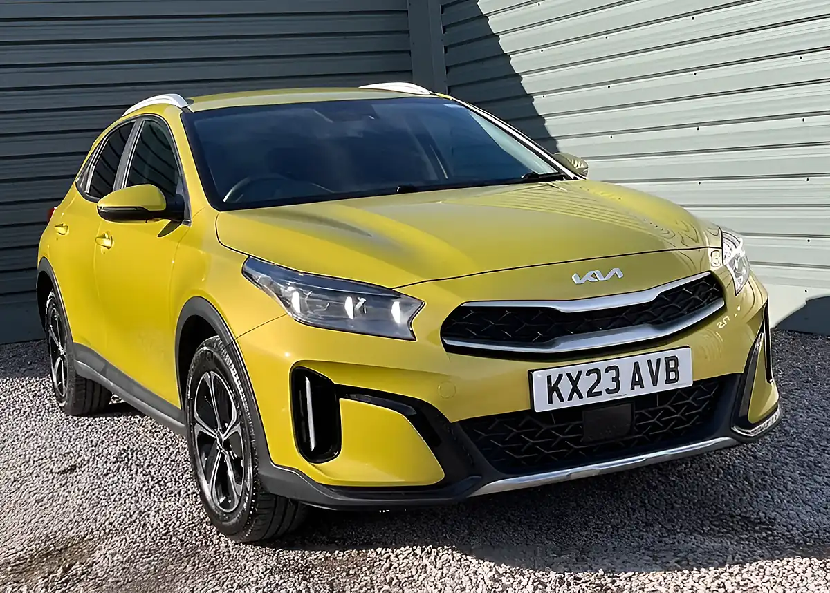 Used 2023 Kia Xceed 3 Dct Yellow - Interior and Exterior details 9