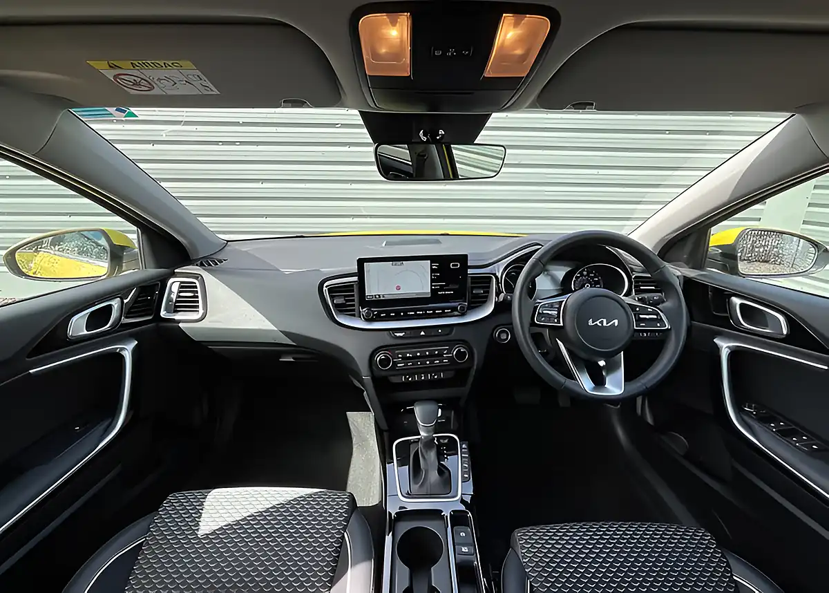 Used 2023 Kia Xceed 3 Yellow - Interior and Exterior details 16