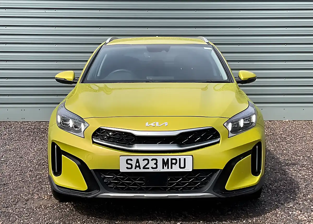 Used 2023 Kia Xceed 3 Yellow - Interior and Exterior details 6