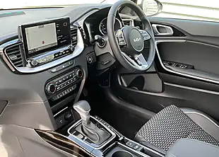 Used 2023 Kia Xceed 3 Yellow - Interior and Exterior details 8