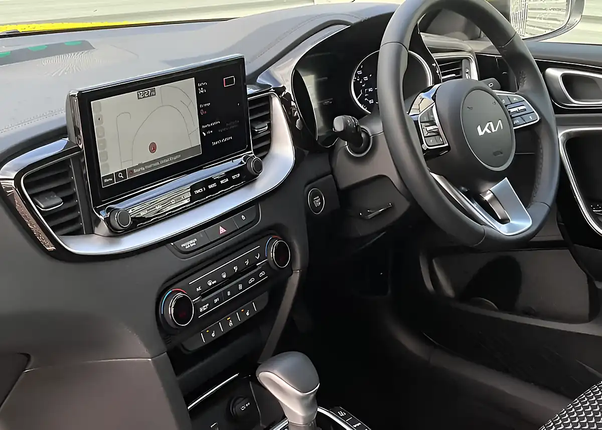 Used 2023 Kia Xceed 3 Yellow - Interior and Exterior details 9
