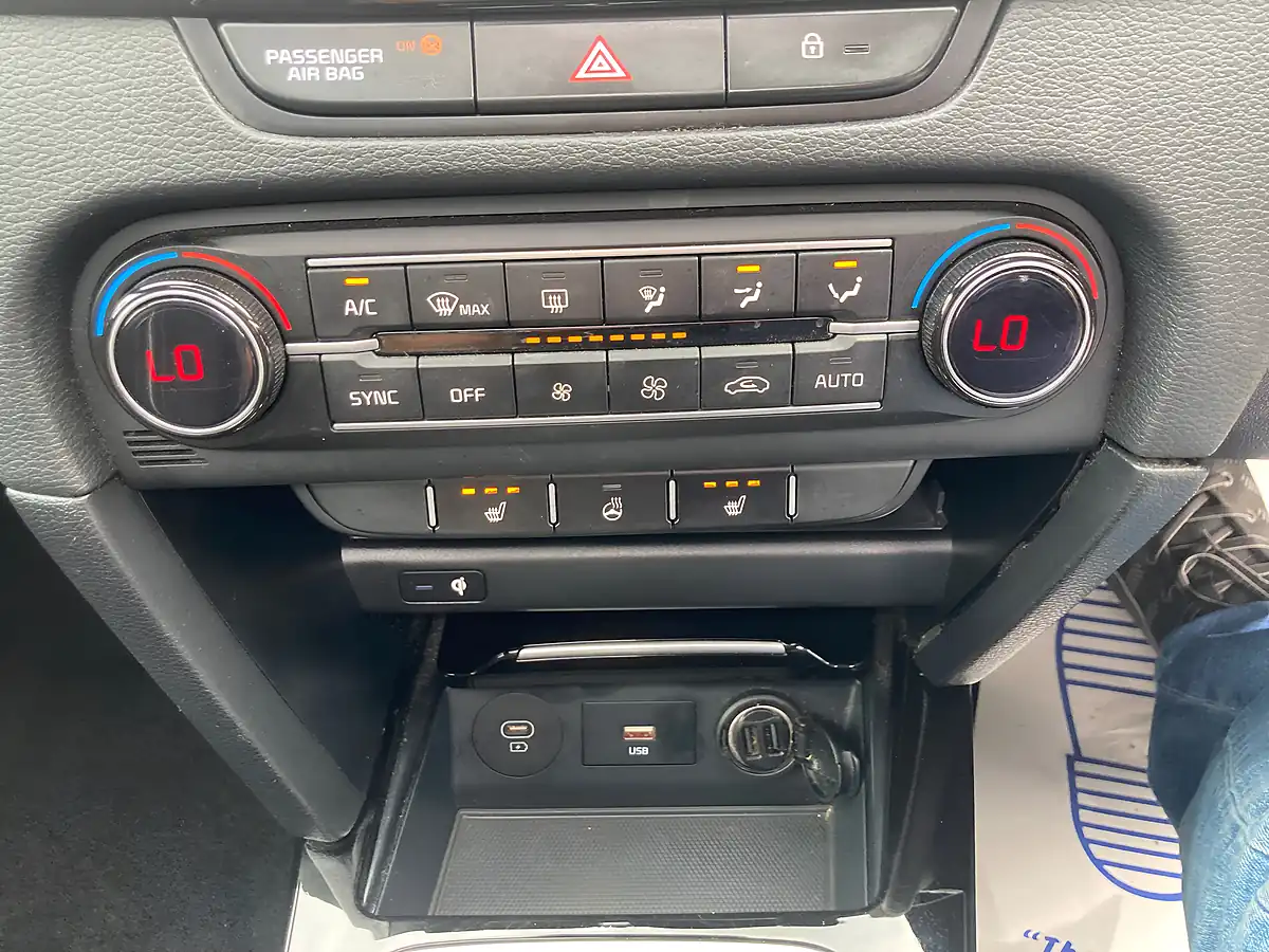 Used 2023 Kia Xceed GT-Line S White - Interior and Exterior details 11