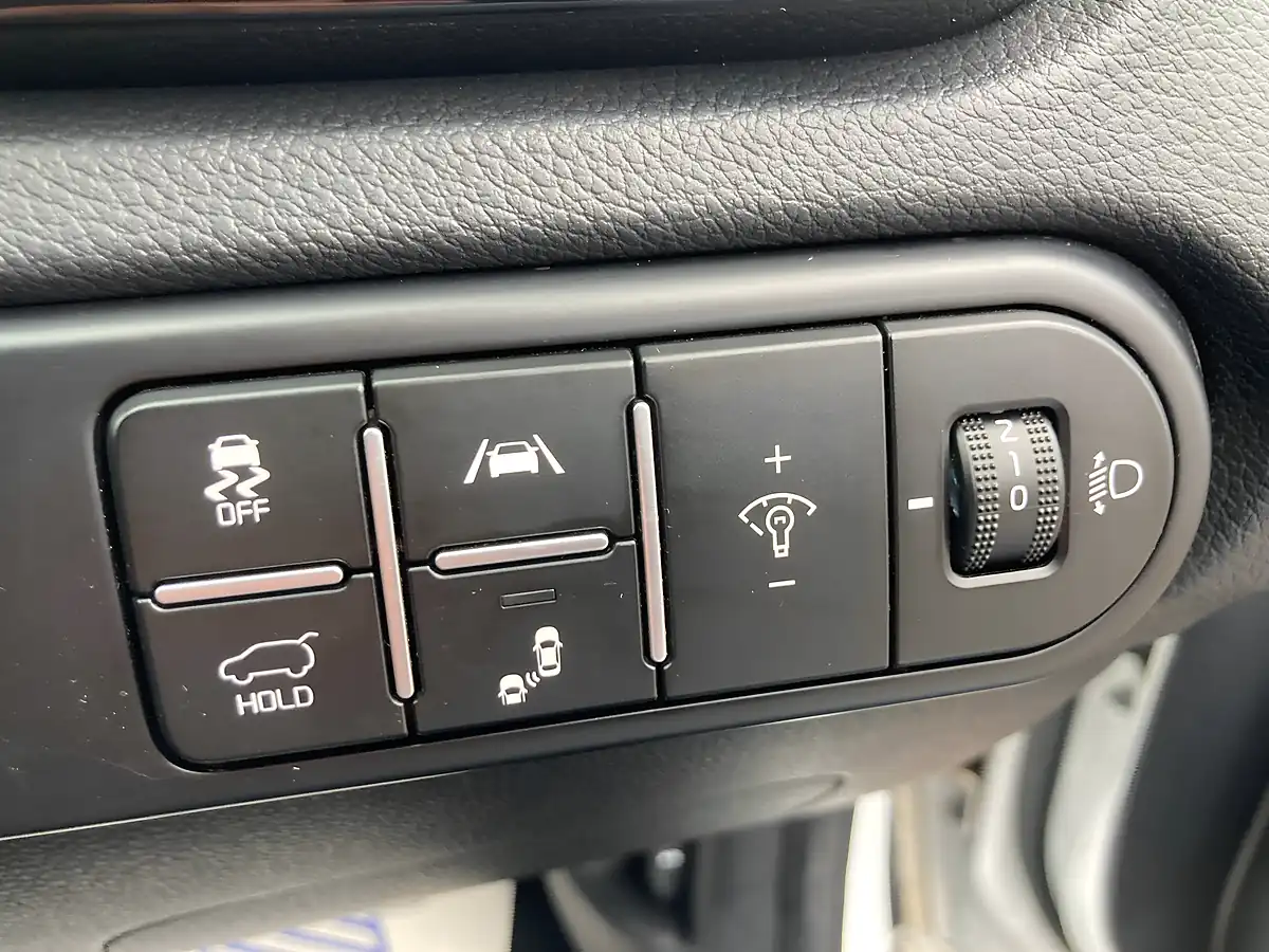 Used 2023 Kia Xceed GT-Line S White - Interior and Exterior details 17