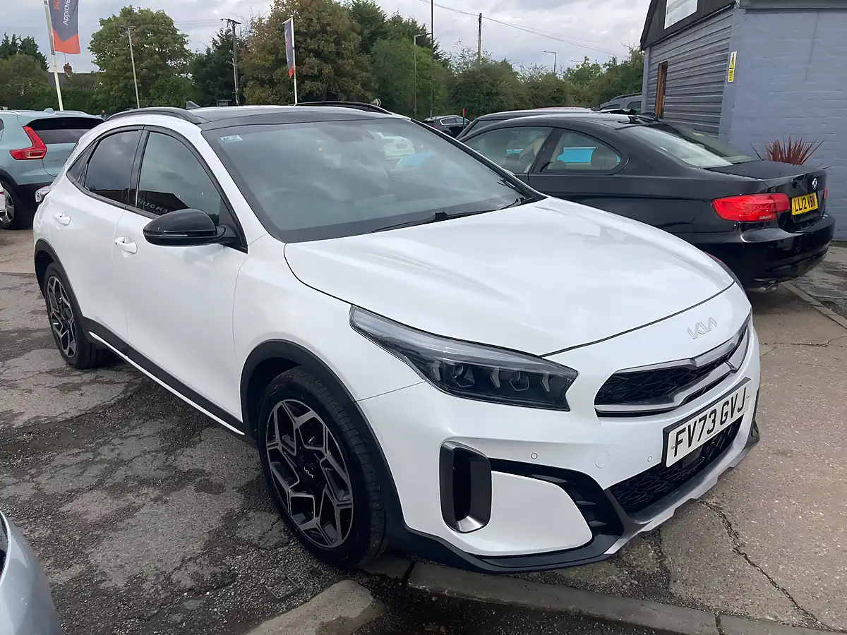 Used 2023 Kia Xceed GT-Line S White - Interior and Exterior details 3