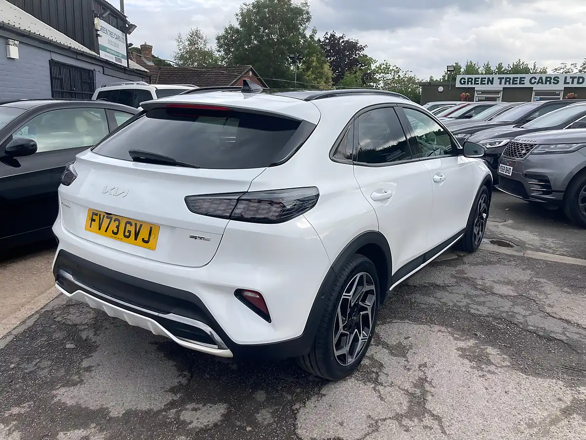 Used 2023 Kia Xceed GT-Line S White - Interior and Exterior details 6