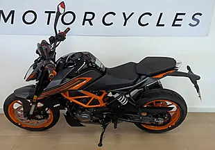 Used 2023 Ktm 125 Duke Black - Interior and Exterior details 10