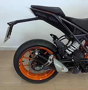 Used 2023 Ktm 125 Duke Black - Interior and Exterior details 15