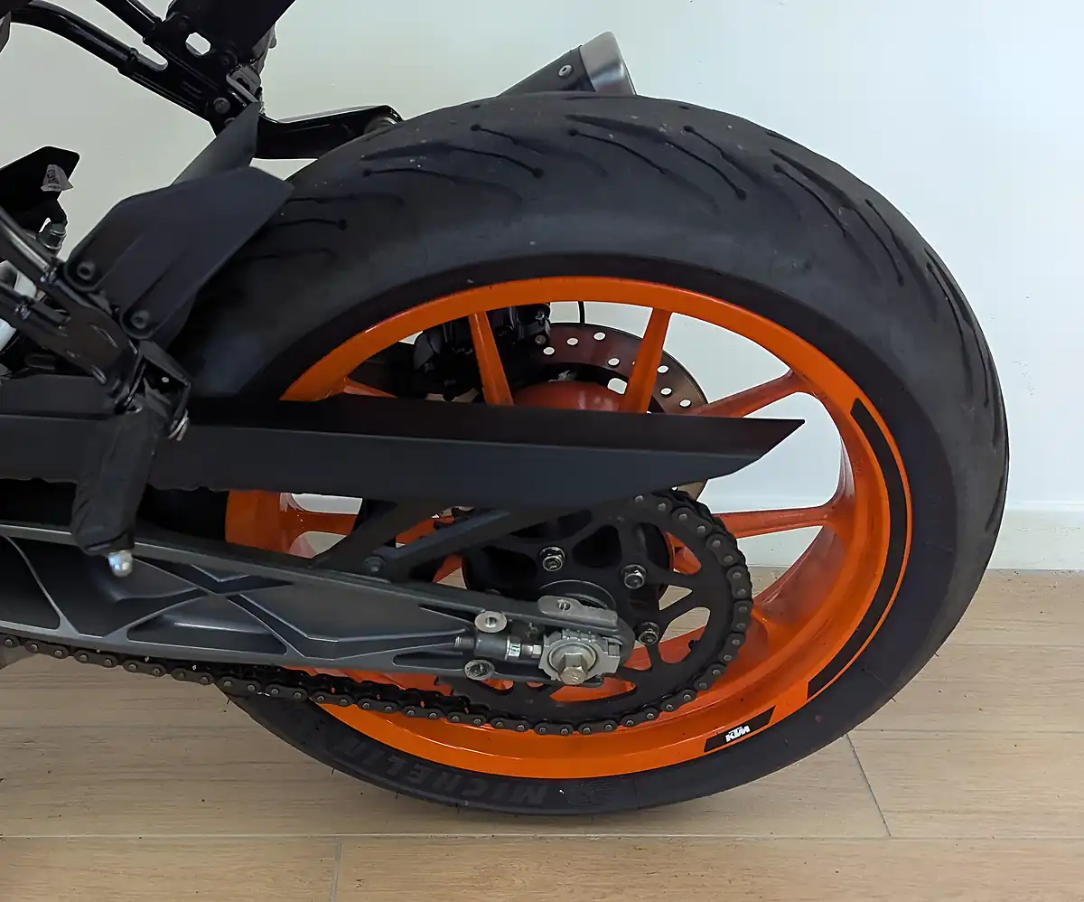 Used 2023 Ktm 125 Duke Black - Interior and Exterior details 17