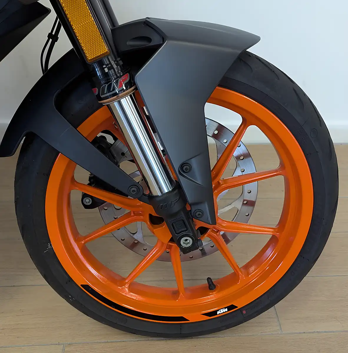 Used 2023 Ktm 125 Duke Black - Interior and Exterior details 19