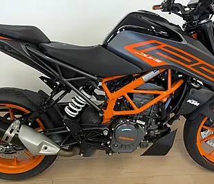 Used 2023 Ktm 125 Duke Black - Interior and Exterior details 6
