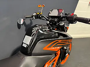 Used 2023 Ktm 125 Duke - Interior and Exterior details 10