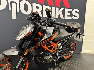 Used 2023 Ktm 125 Duke - Interior and Exterior details 14