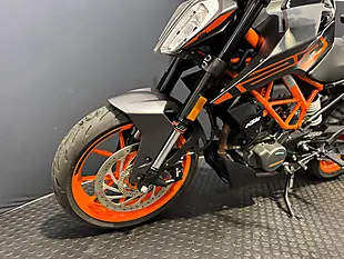 Used 2023 Ktm 125 Duke - Interior and Exterior details 15