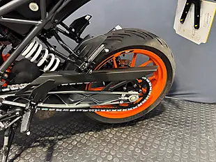 Used 2023 Ktm 125 Duke - Interior and Exterior details 18