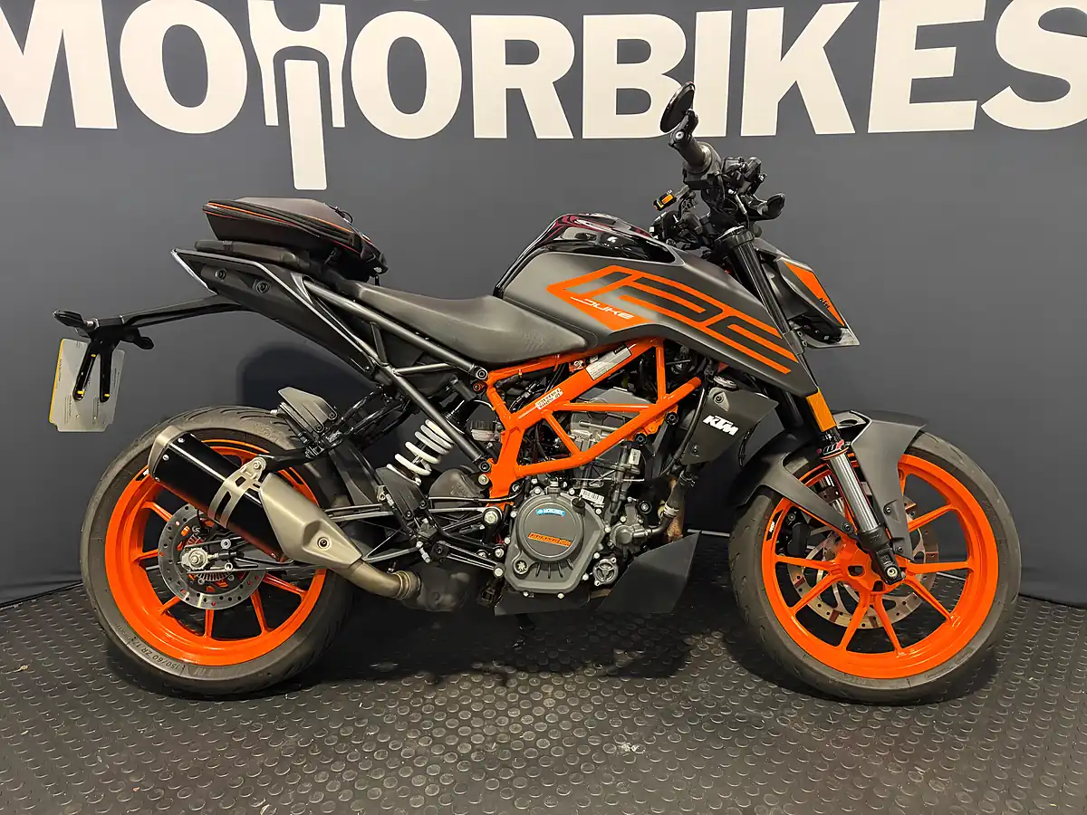 Used 2023 Ktm 125 Duke - Interior and Exterior details 3