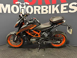 Used 2023 Ktm 125 Duke - Interior and Exterior details 4