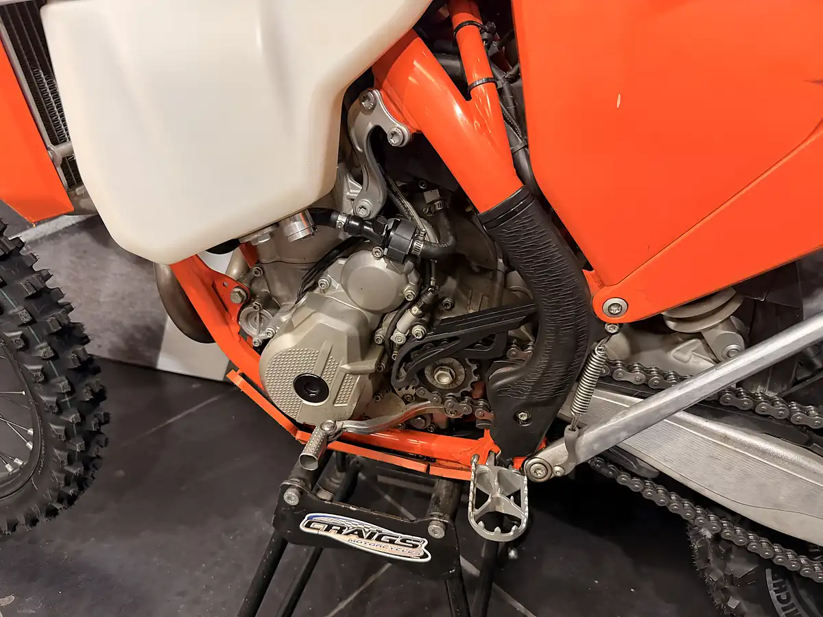 Used 2023 Ktm 350 Exc-F Orange - Interior and Exterior details 8