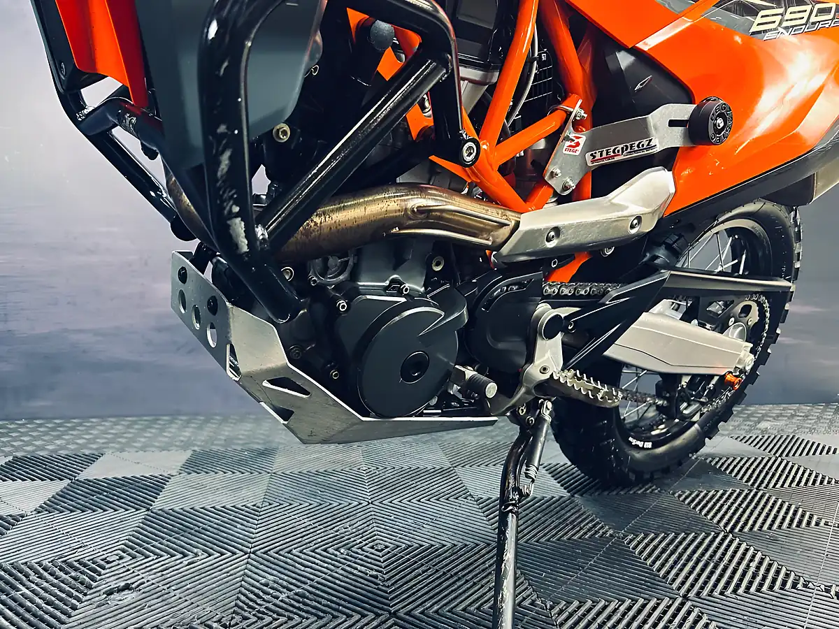 Used 2023 Ktm 690 Enduro R Orange - Interior and Exterior details 11