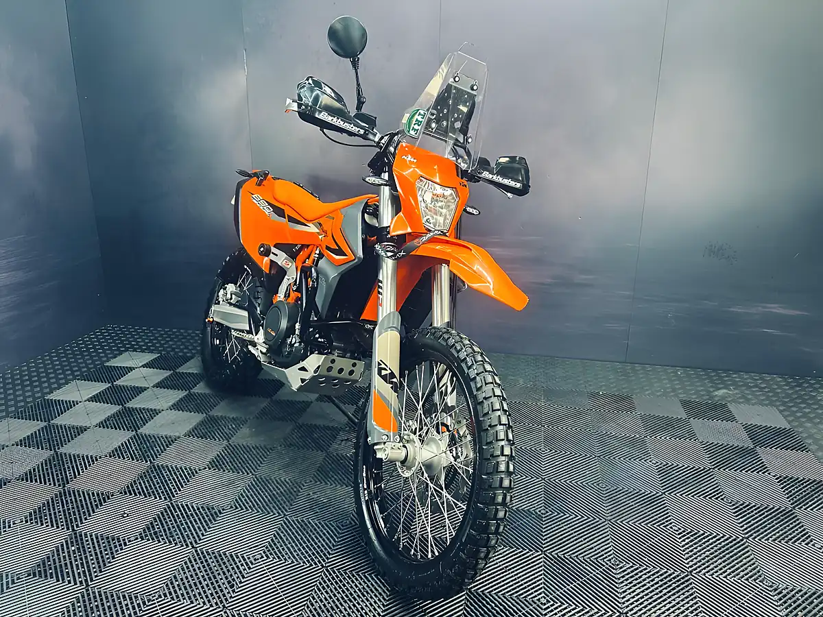 Used 2023 Ktm 690 Enduro R Orange - Interior and Exterior details 19