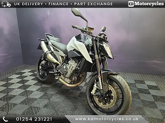 2023 KTM 790 Duke L
