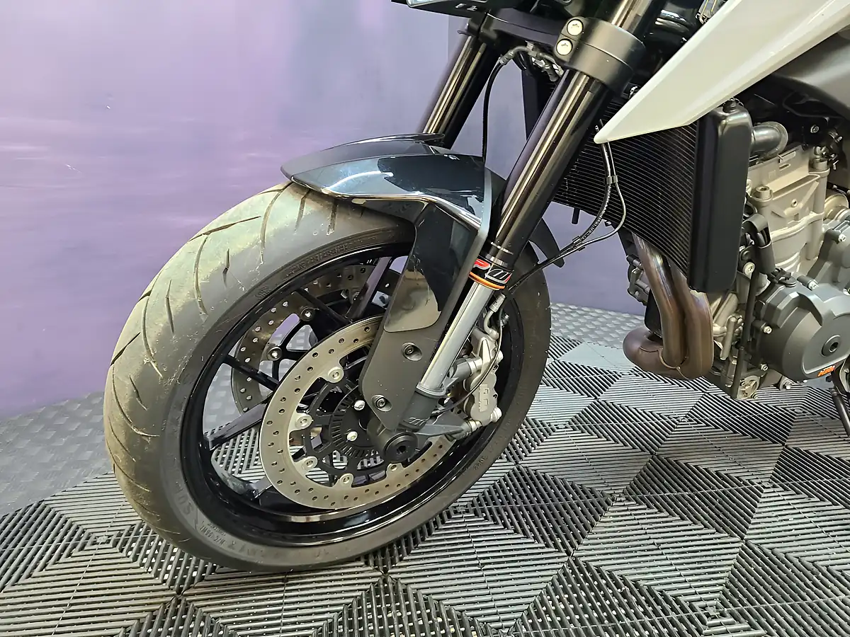 Used 2023 Ktm 790 Duke L Grey - Interior and Exterior details 16