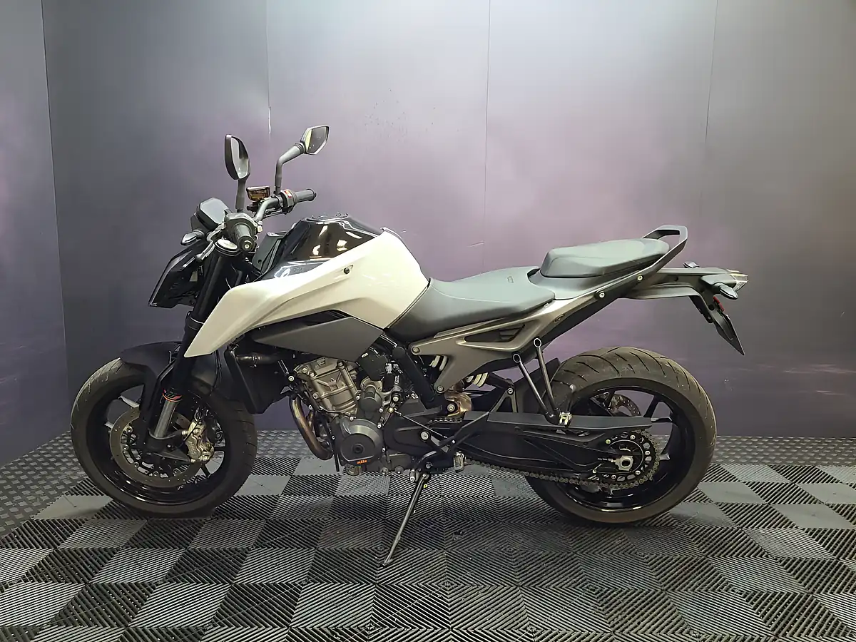 Used 2023 Ktm 790 Duke L Grey - Interior and Exterior details 3
