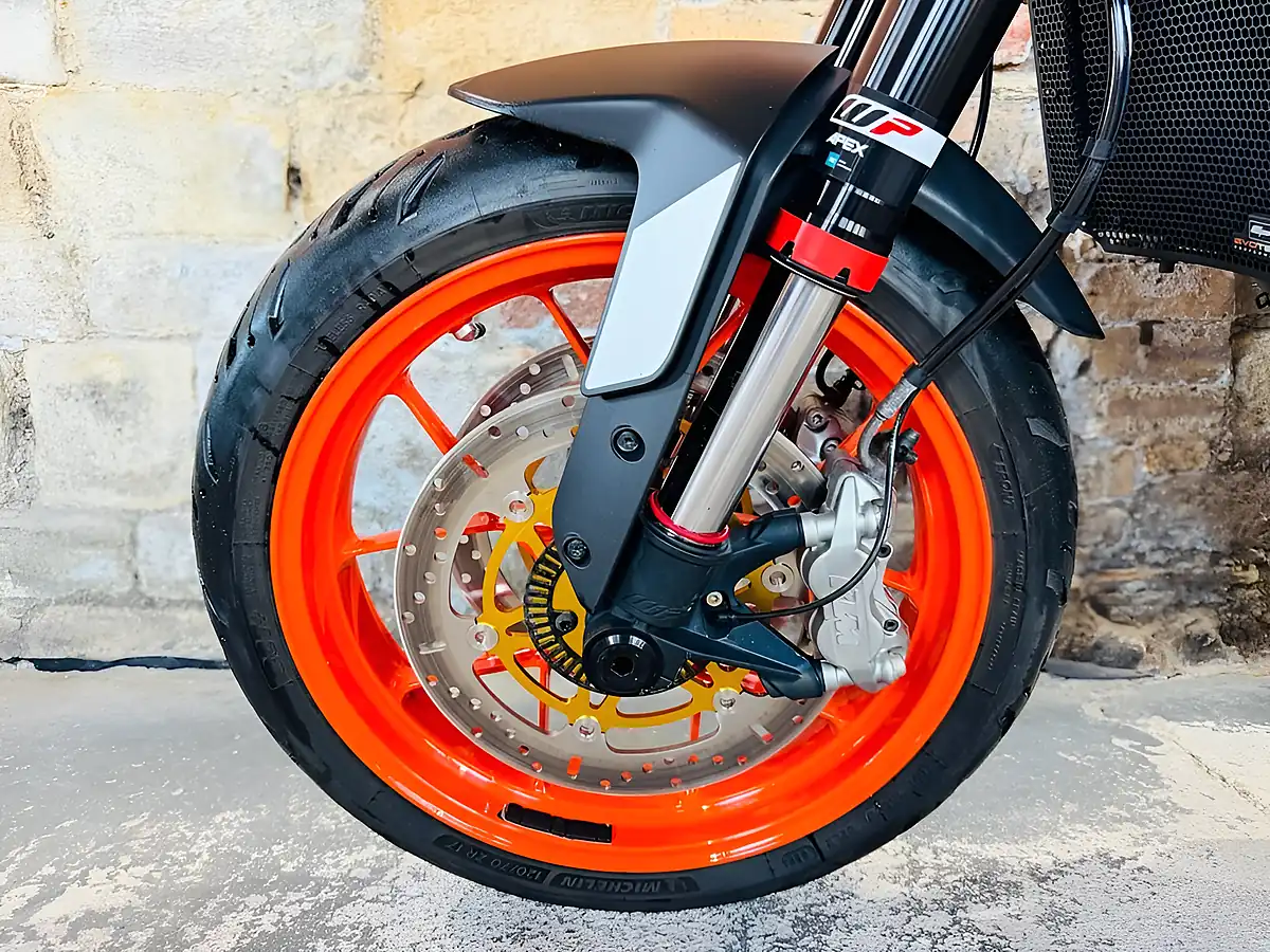 Used 2023 Ktm 890 Duke Gp Black - Interior and Exterior details 14