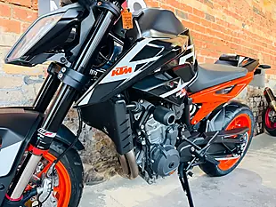 Used 2023 Ktm 890 Duke Gp Black - Interior and Exterior details 15