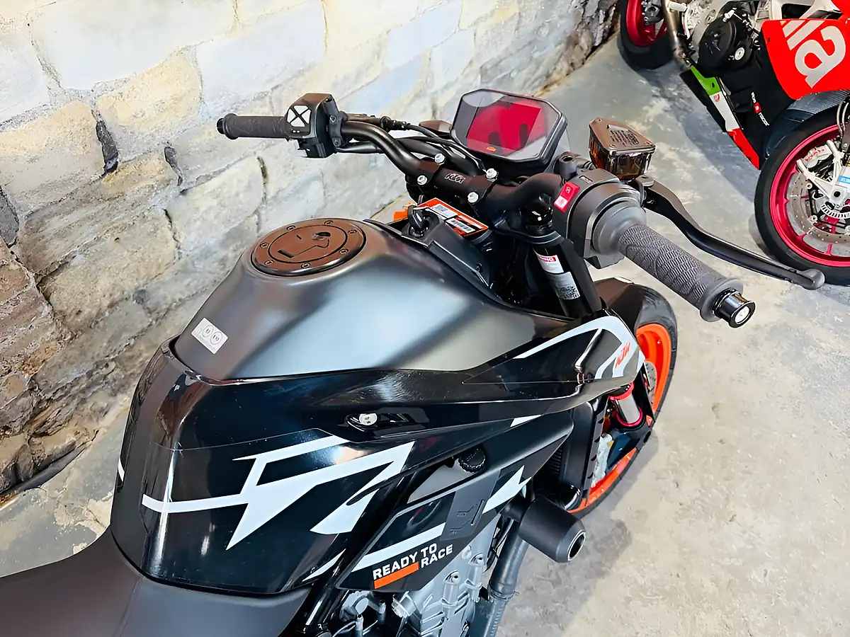 Used 2023 Ktm 890 Duke Gp Black - Interior and Exterior details 8